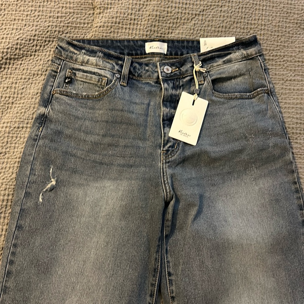 Kancan High Rise Slim Wide Leg. Size 11/29
